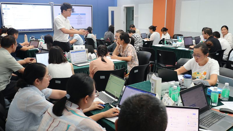 根据我国相关规定，自考本科申请学位证的时间限制如下：