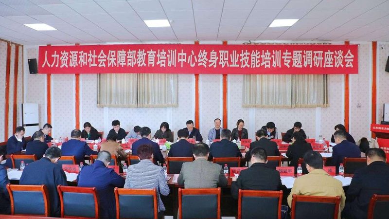 相较于传统的大班授课，小班辅导具有以下优势：